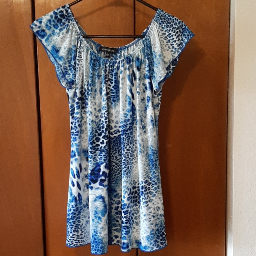 Ava &Grace blue shirt